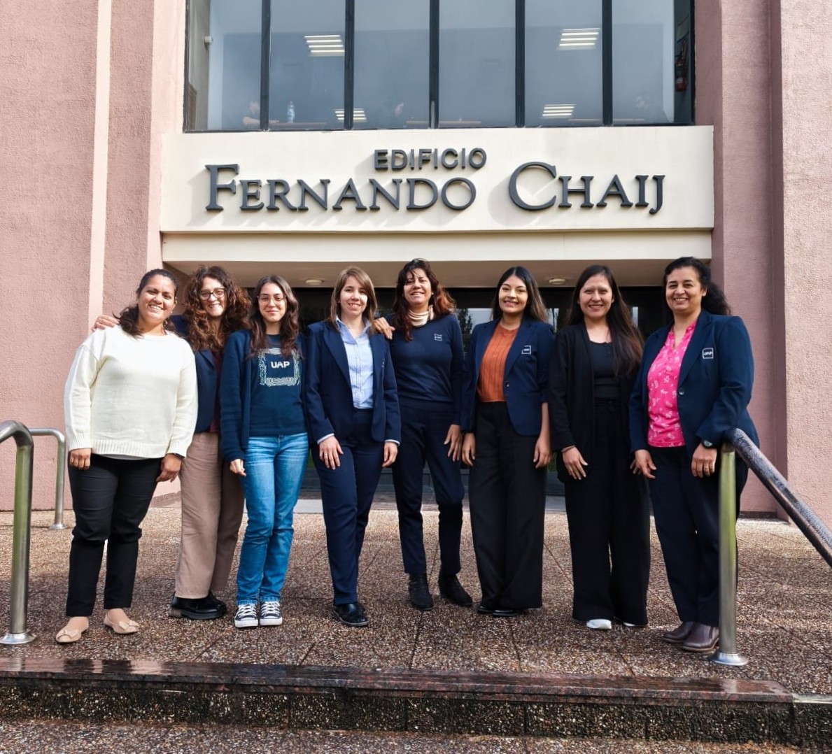 foto grupal del equipo de la biblioteca